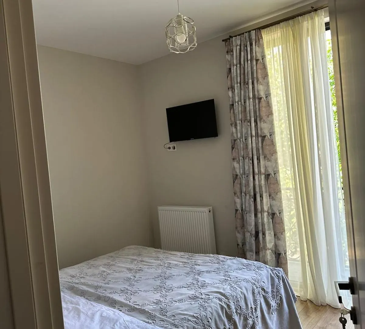 Larda Tbilisi Otel 0*,